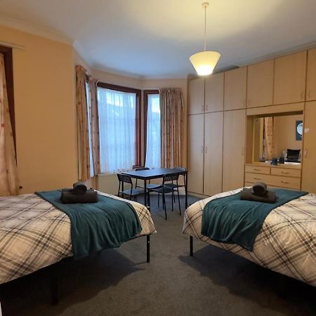 25 Minutes To Central London Rooms 35 客房 照片