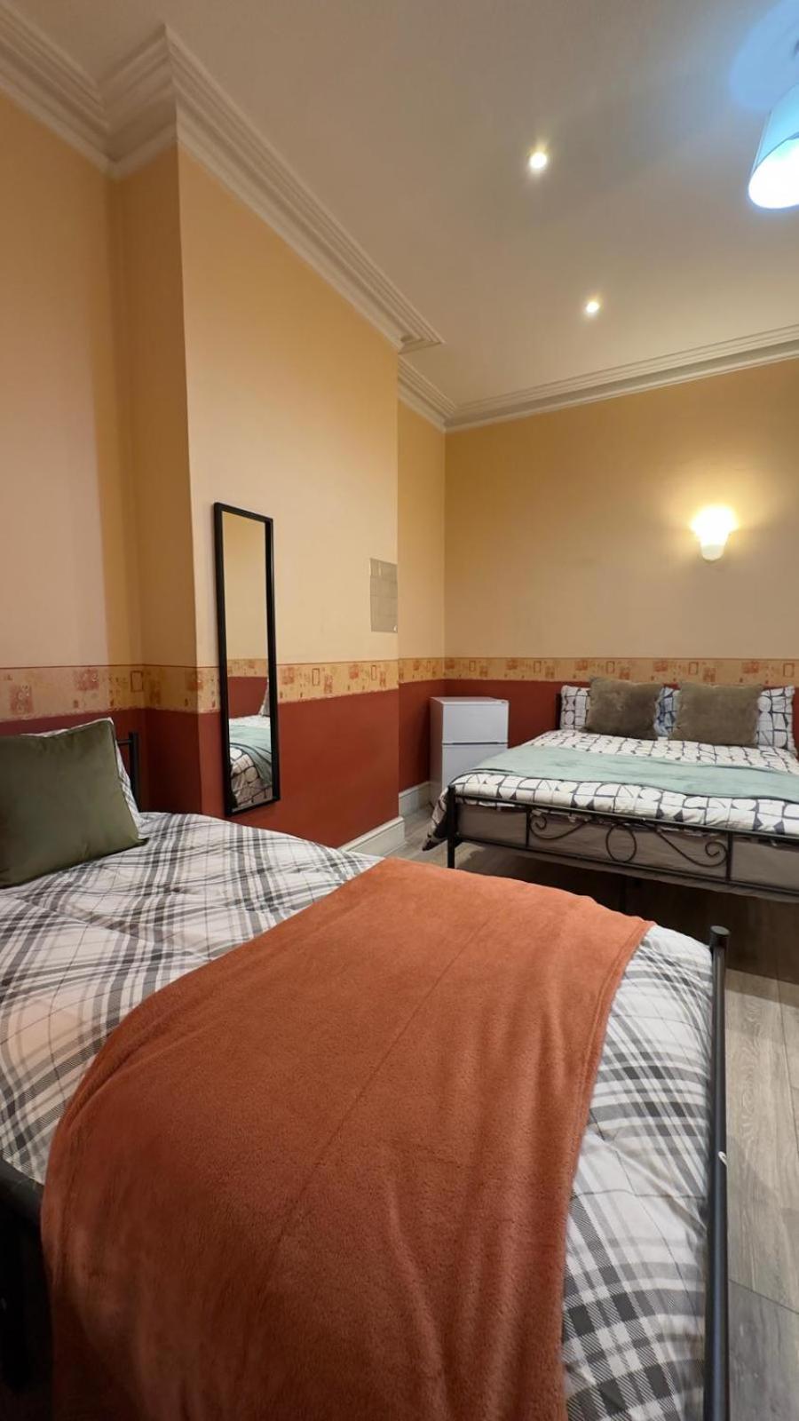 25 Minutes To Central London Rooms 35 外观 照片