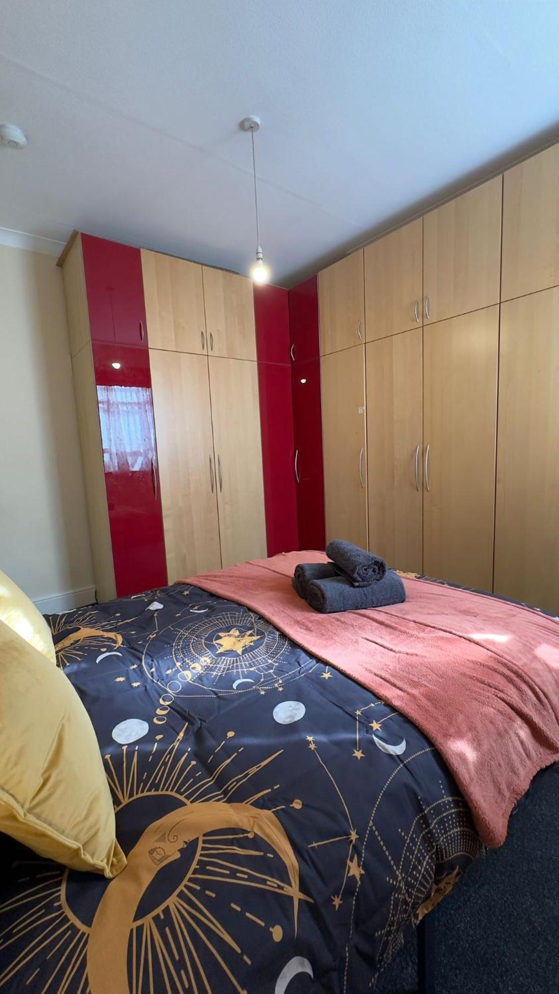 25 Minutes To Central London Rooms 35 外观 照片