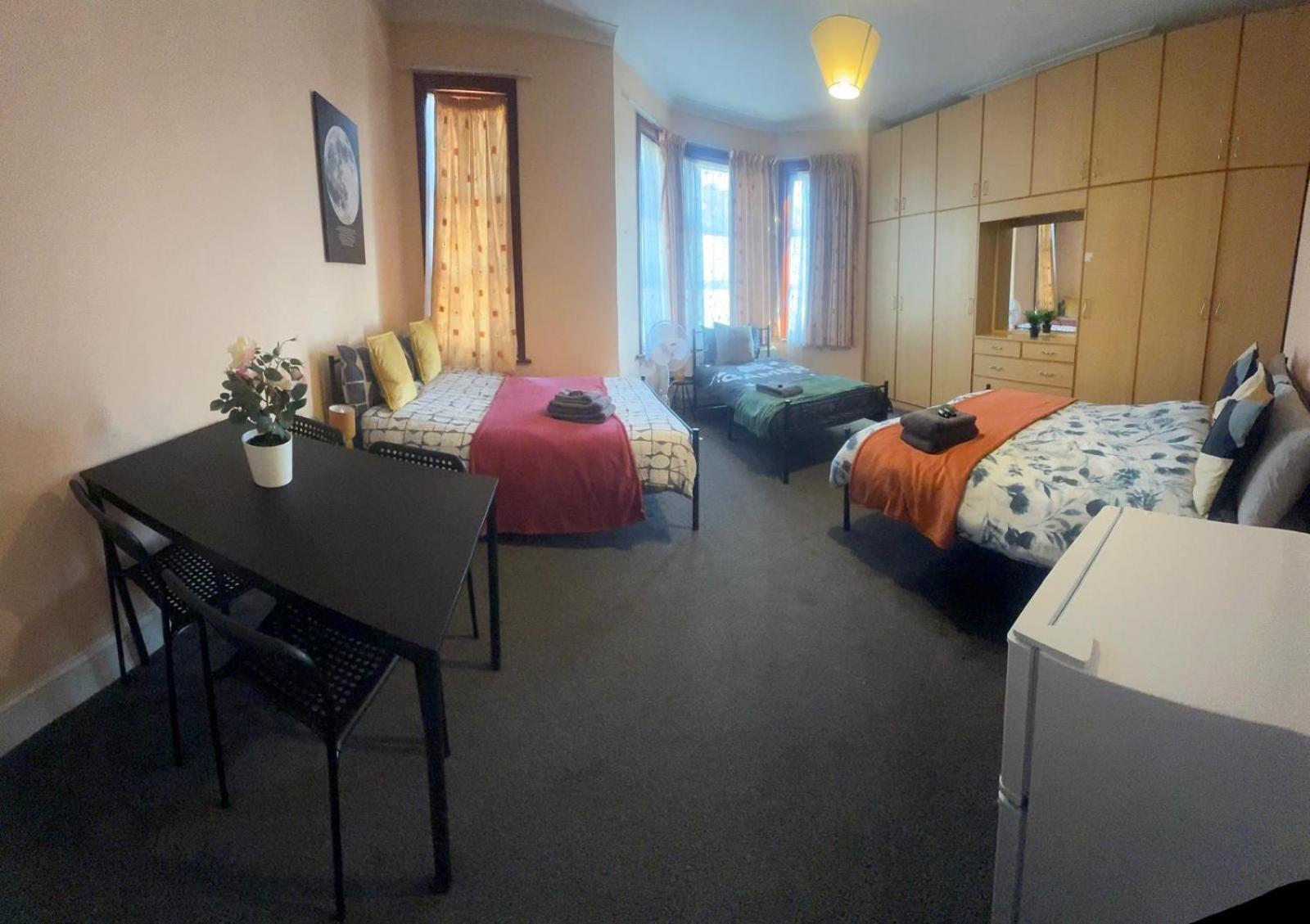 25 Minutes To Central London Rooms 35 外观 照片